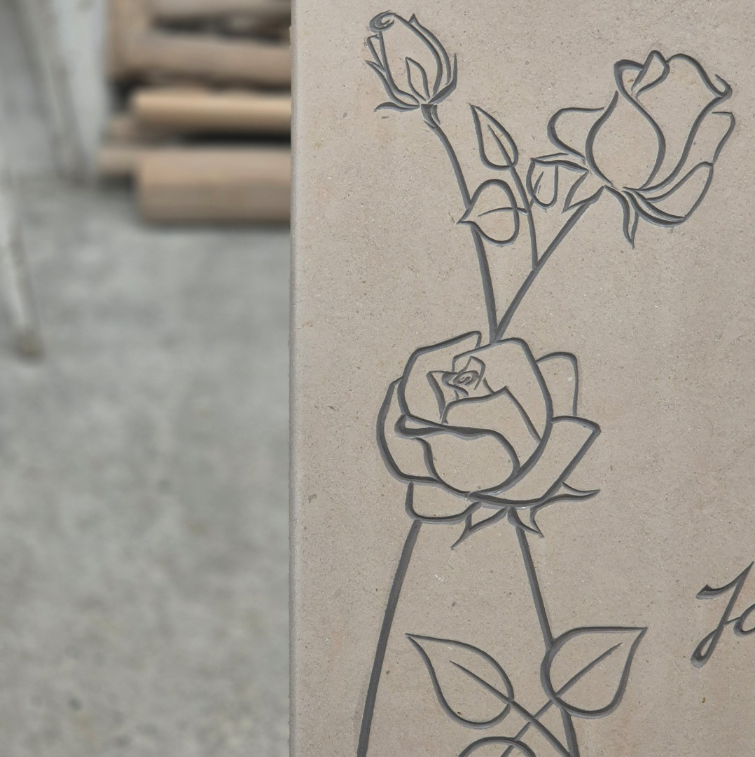 images/grabsteine/blumen/Rosen%20Gravur.jpg#joomlaImage://local-images/grabsteine/blumen/Rosen Gravur.jpg?width=1078&height=1080