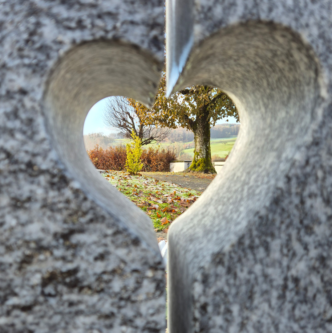 images/grabsteine/uebersichtsbilder/Kombination.jpg#joomlaImage://local-images/grabsteine/uebersichtsbilder/Kombination.jpg?width=1078&height=1080